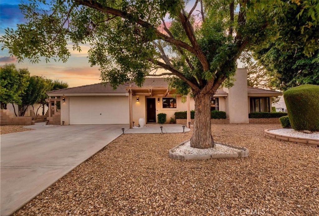 Photo of Listing #IV25026532