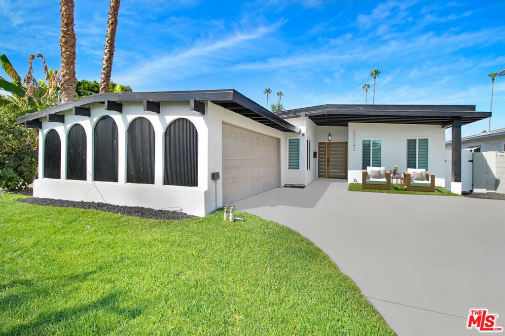 Photo of Listing #25491711