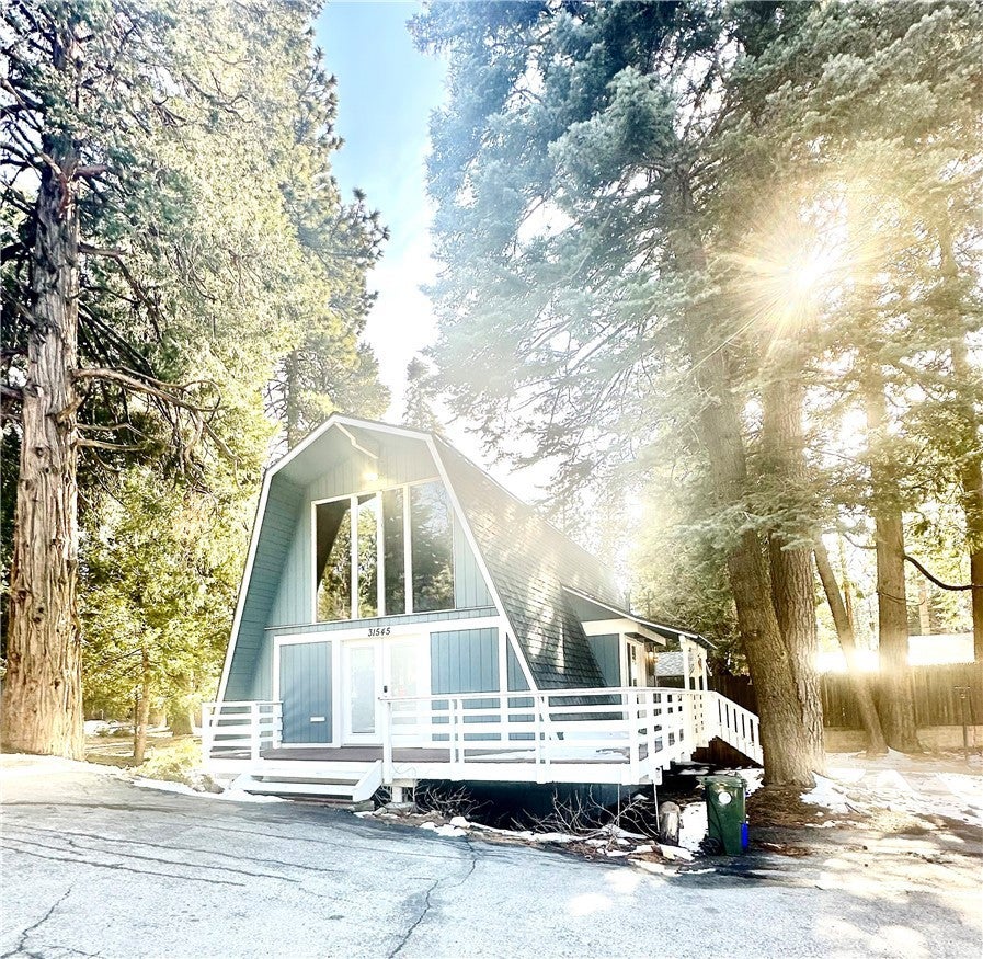 Photo of Listing #IV25026917