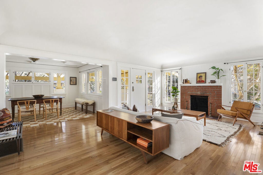 Photo of Listing #25493885