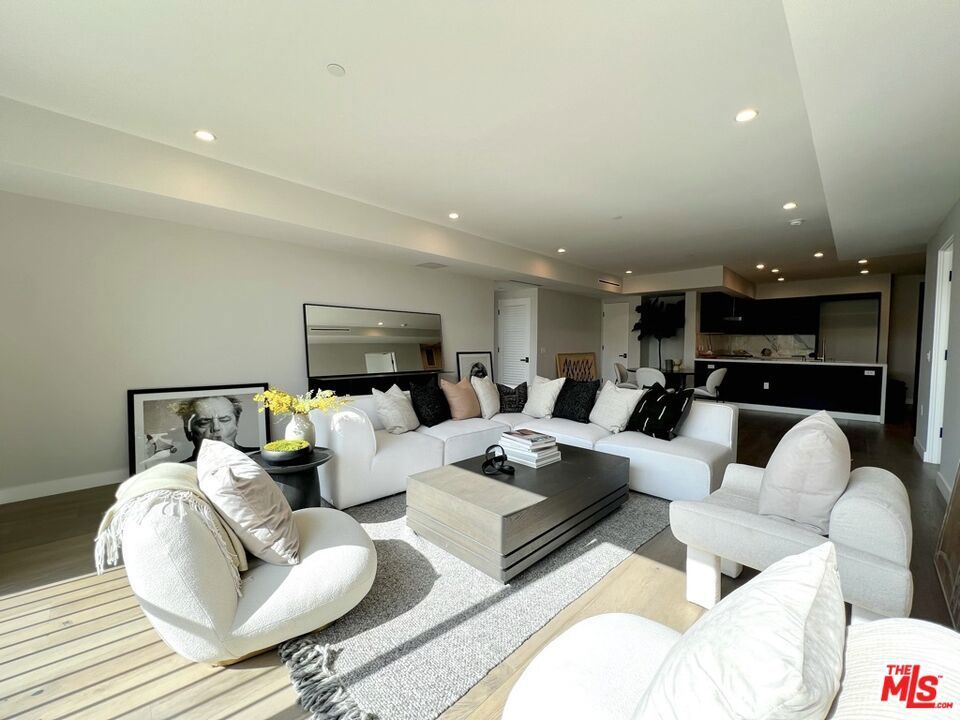 Photo of Listing #25493513