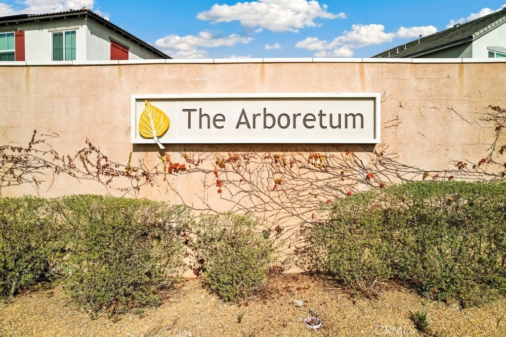 Photo of Listing #IV25023799