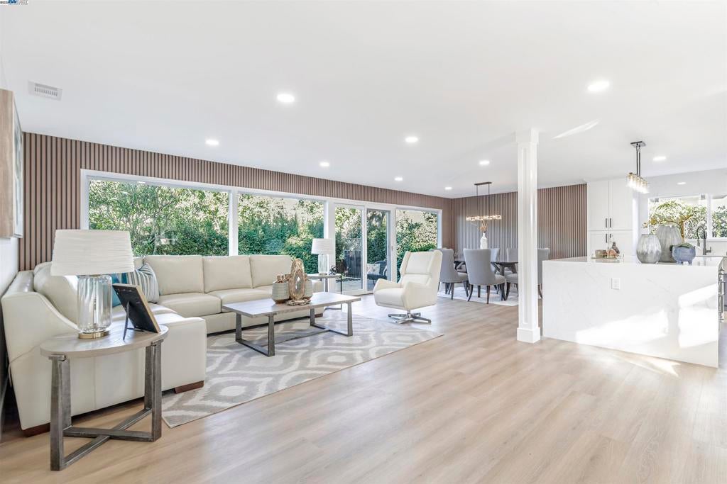 Photo of Listing #41084869