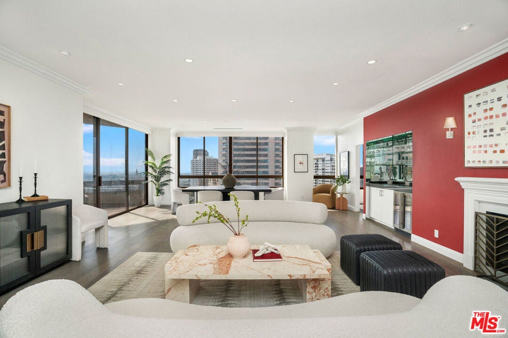 Photo of Listing #25492833