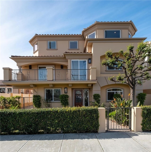 1103 S Catalina Avenue B, Redondo Beach.