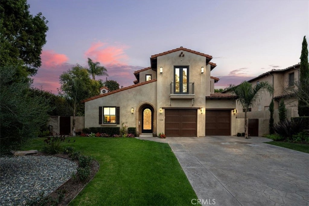 1104 Via Nogales