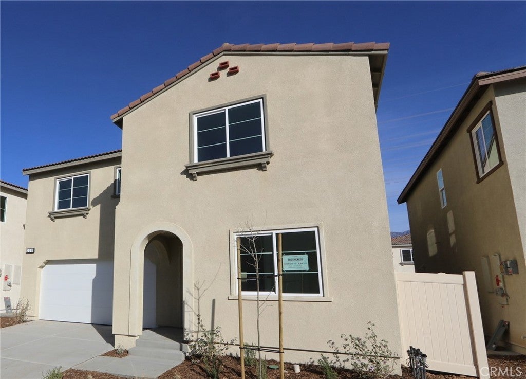 Photo of Listing #IV25027351