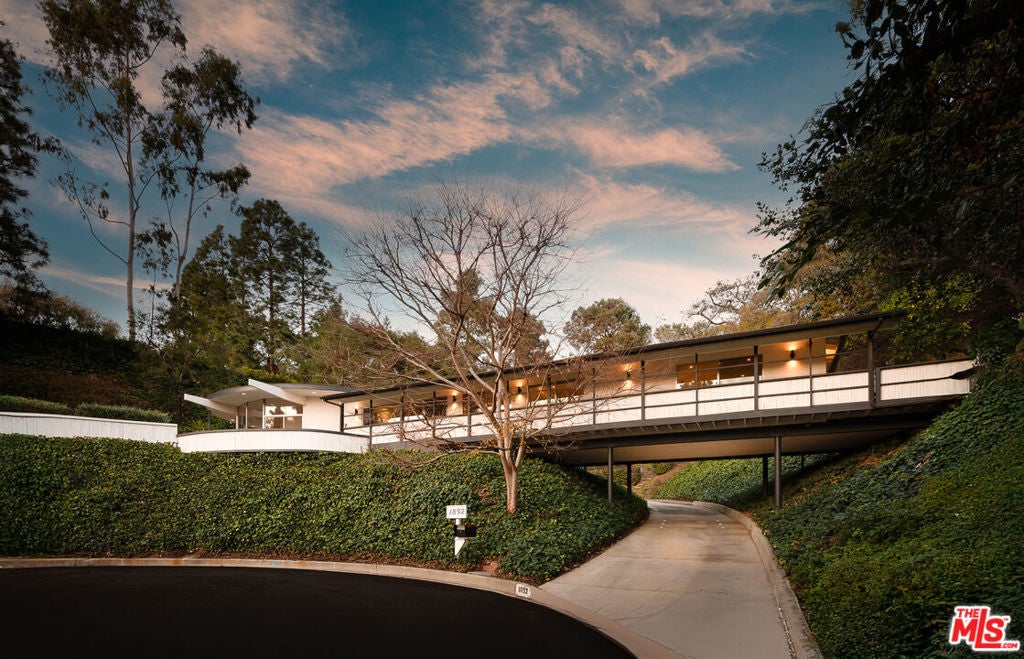 Photo of Listing #25495245