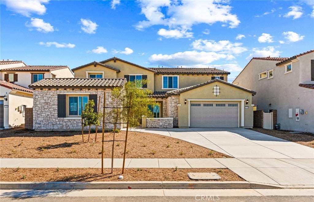 Photo of Listing #IV25028862