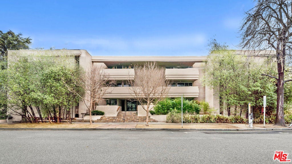 Photo of Listing #25495779