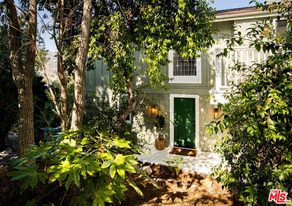 Photo of Listing #25491275