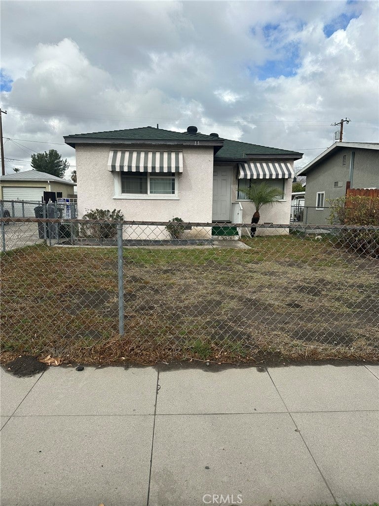 Photo of Listing #IV25028705