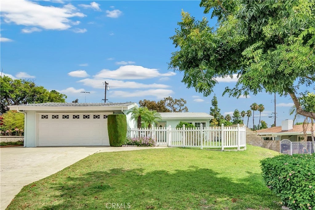 Photo of Listing #SR25028354