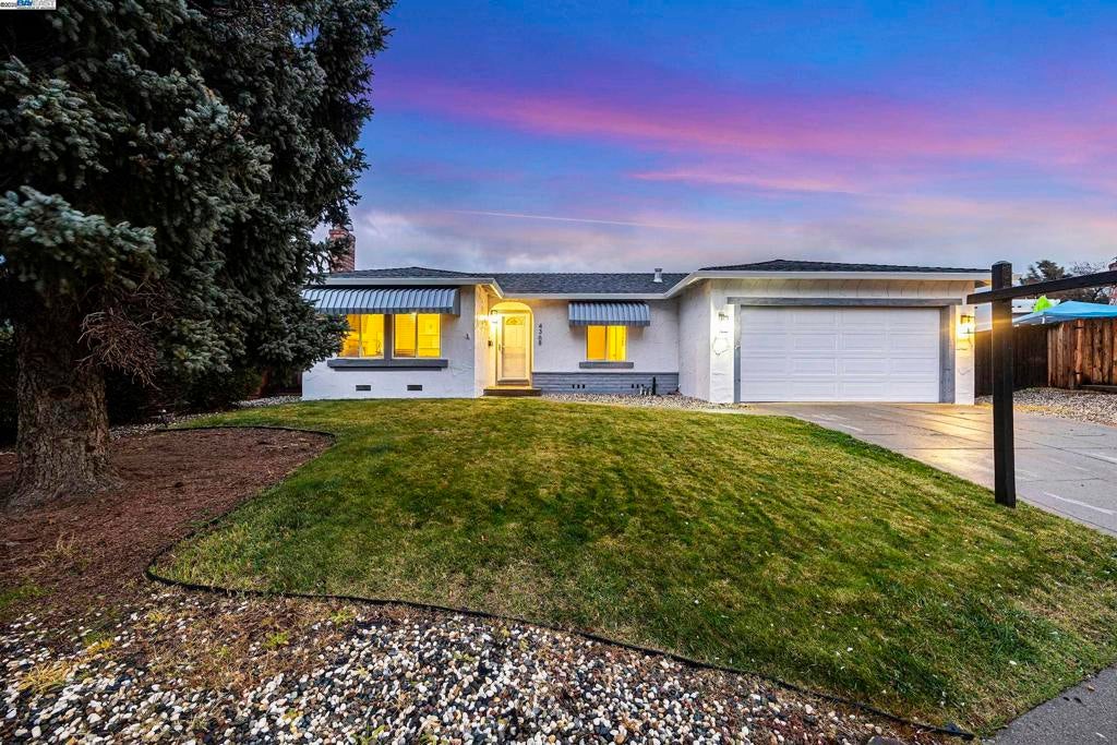 Photo of Listing #41085255