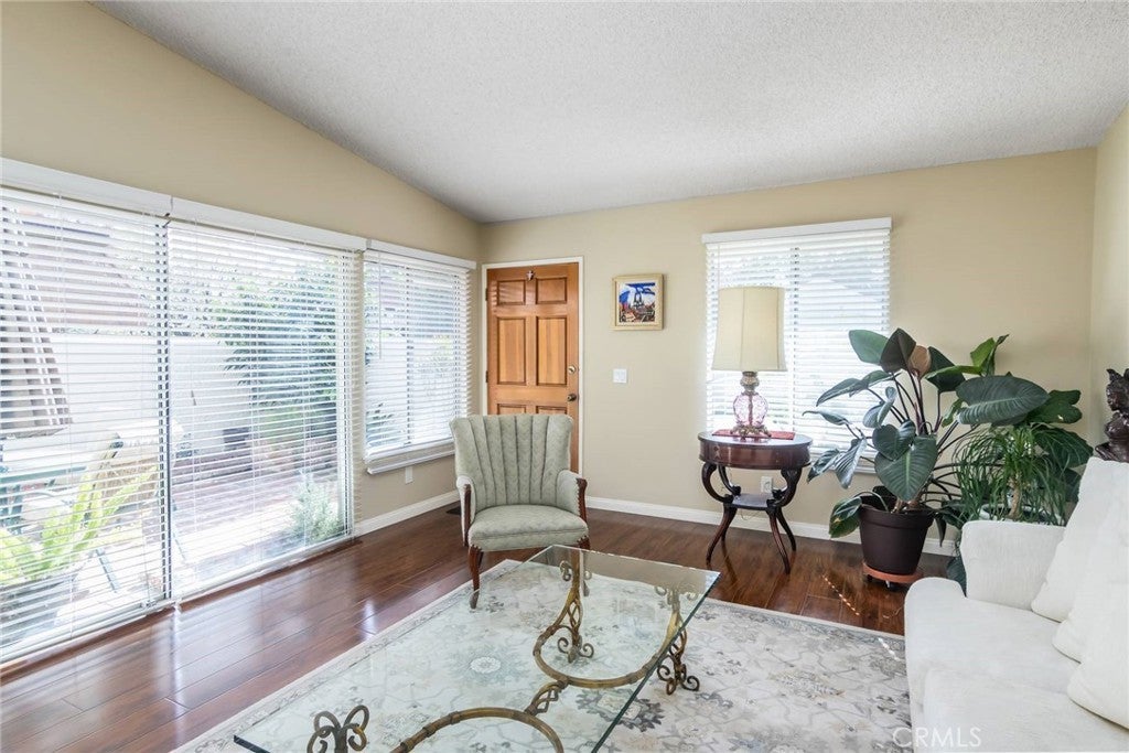 Photo of Listing #SR25019509