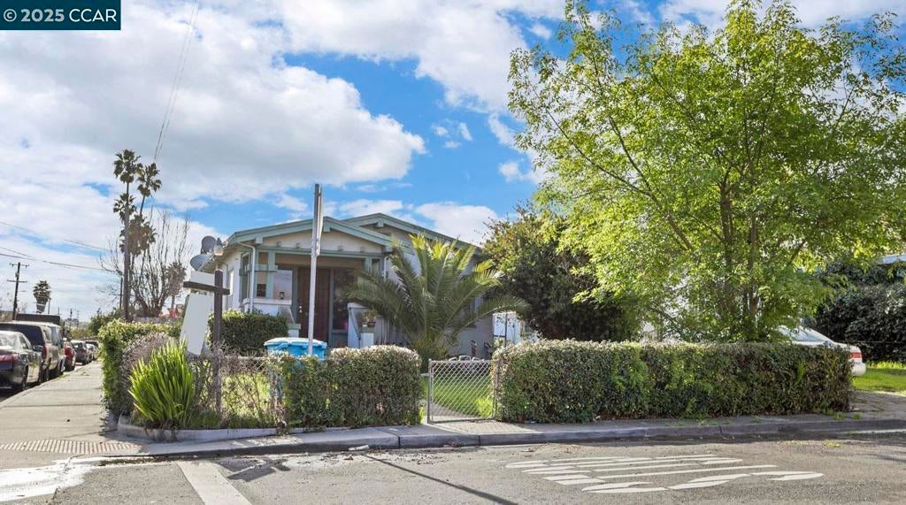 Photo of Listing #41085277