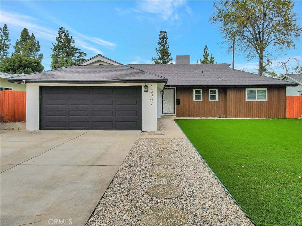 Photo of Listing #SR25029934