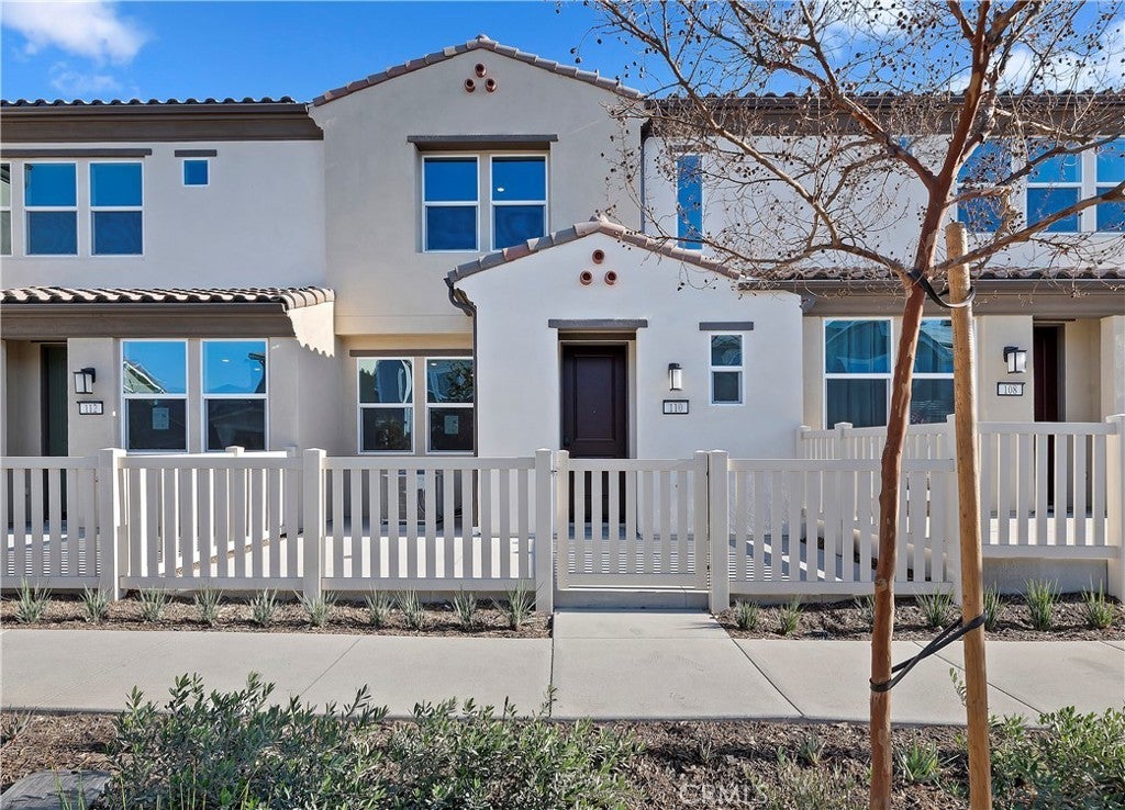 Photo of Listing #OC25030232