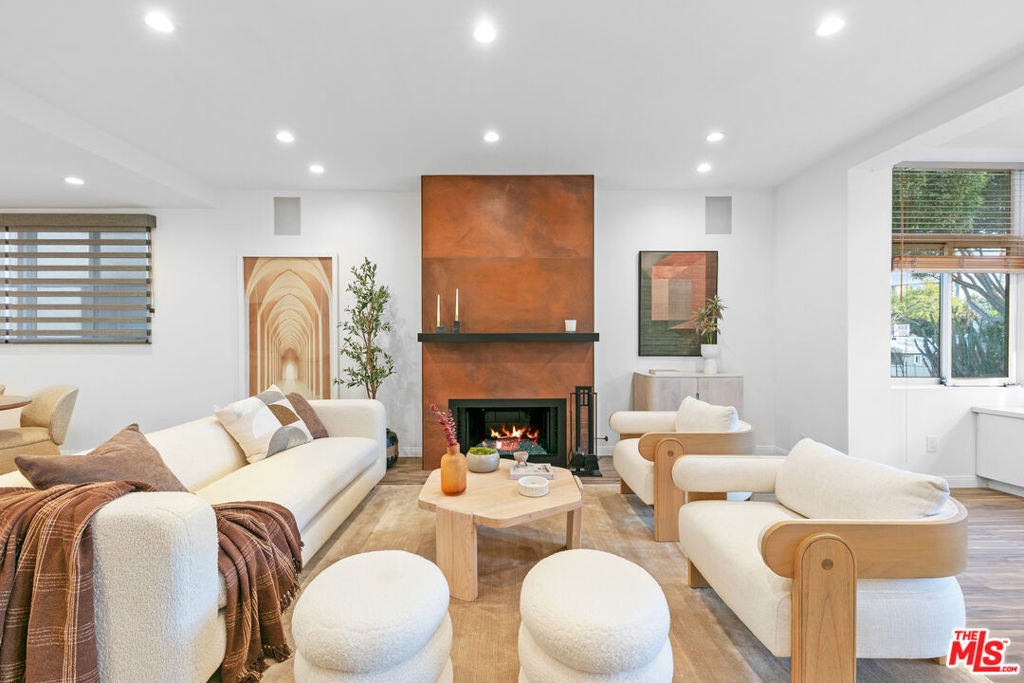 Photo of Listing #25496837