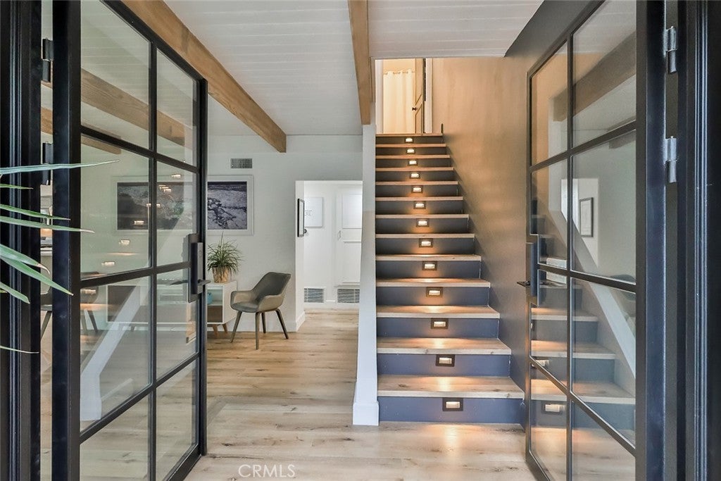 Photo of Listing #SR25030199