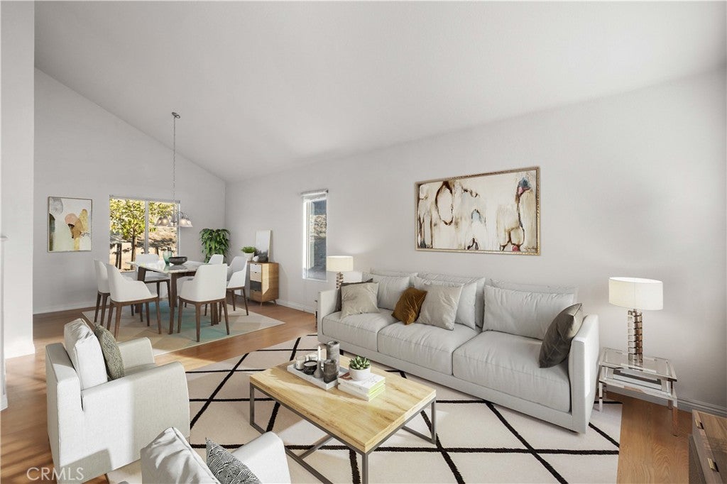 Photo of Listing #SR25030603