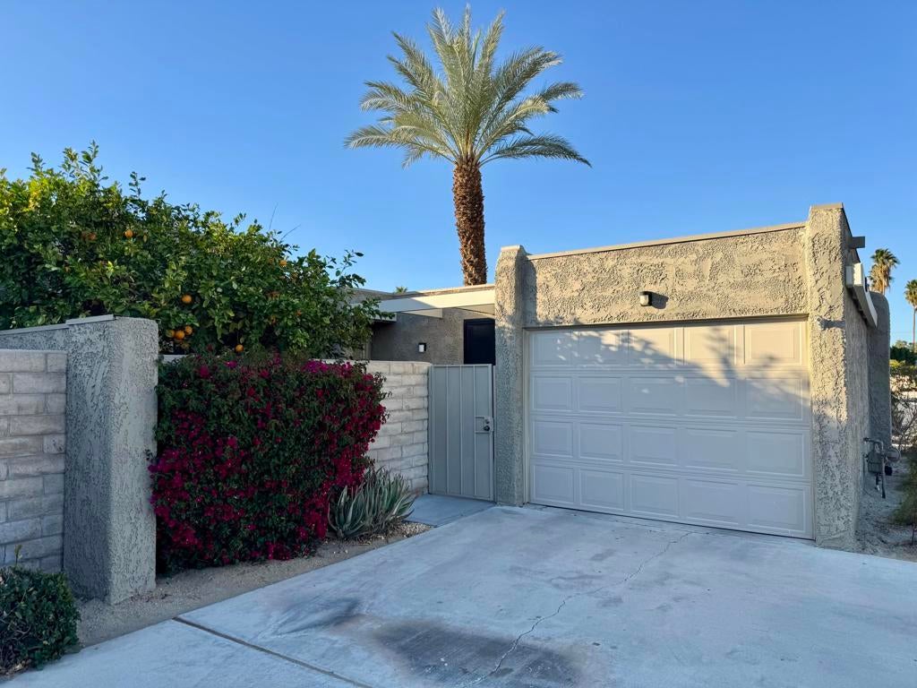 855 Calle De Pinos, Palm Springs