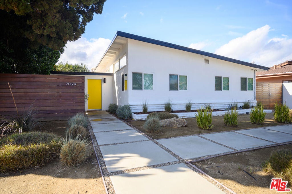 Photo of Listing #25497096