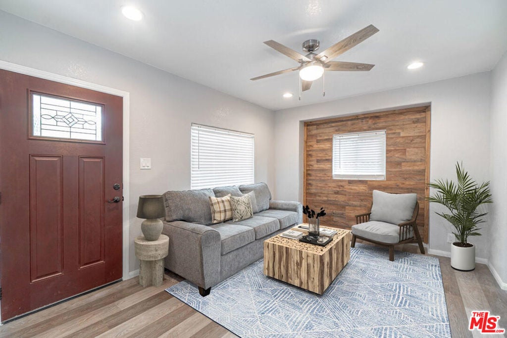 Photo of Listing #25497101