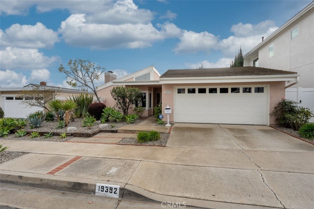 Photo of Listing #OC25031199