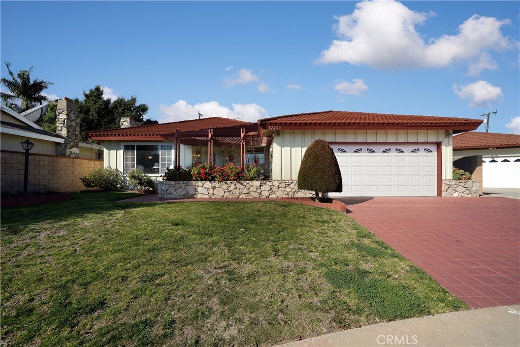 Photo of Listing #OC25031710