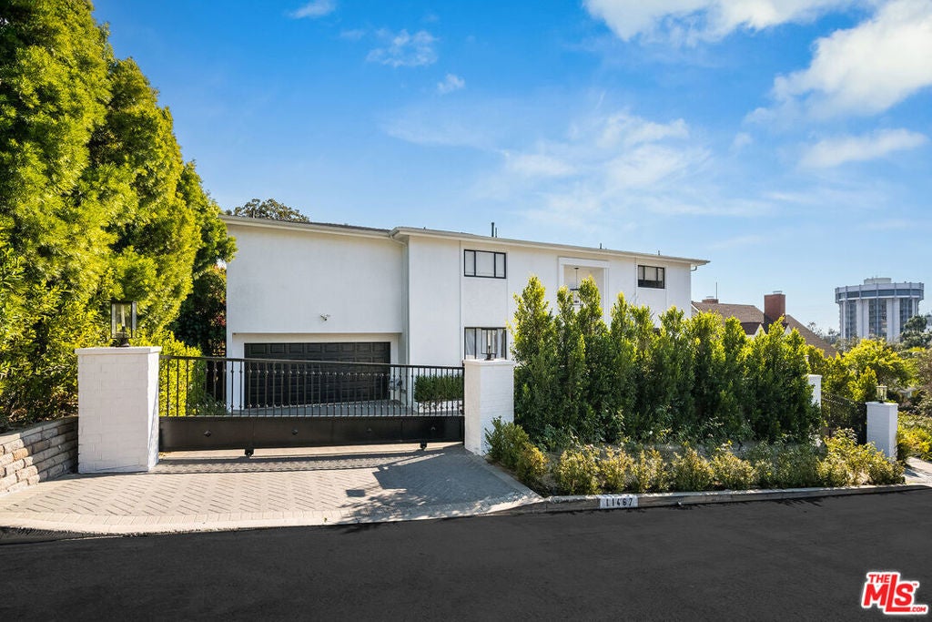 Photo of Listing #25494061