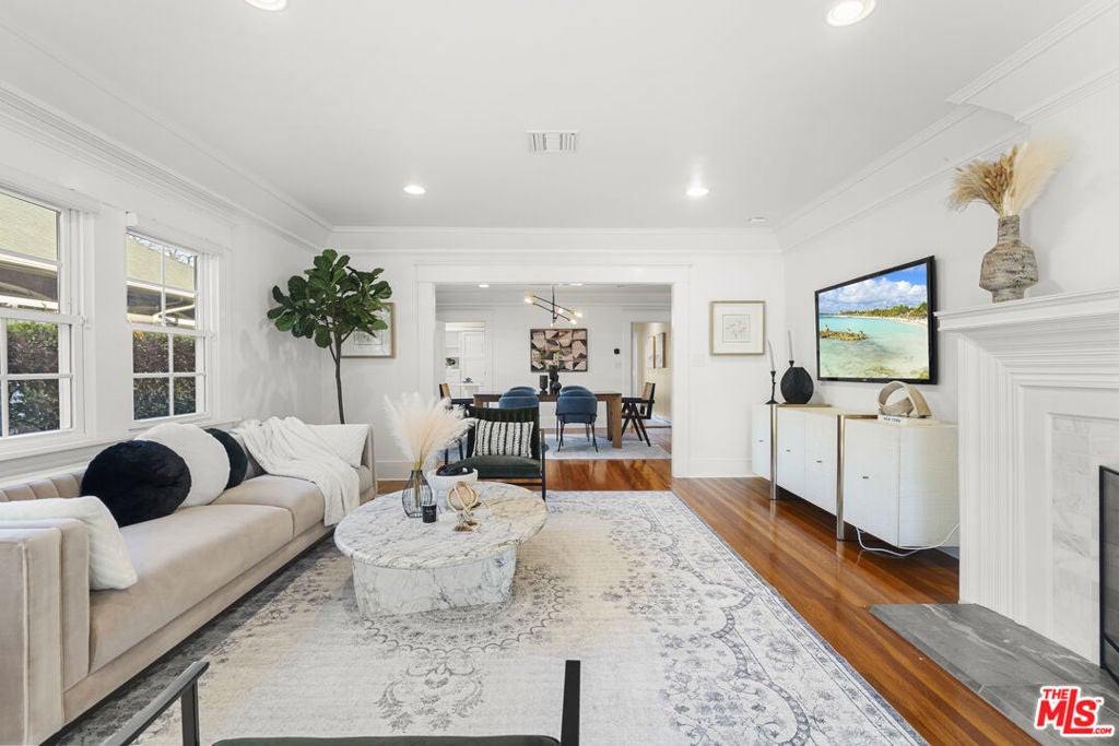 Photo of Listing #25497239