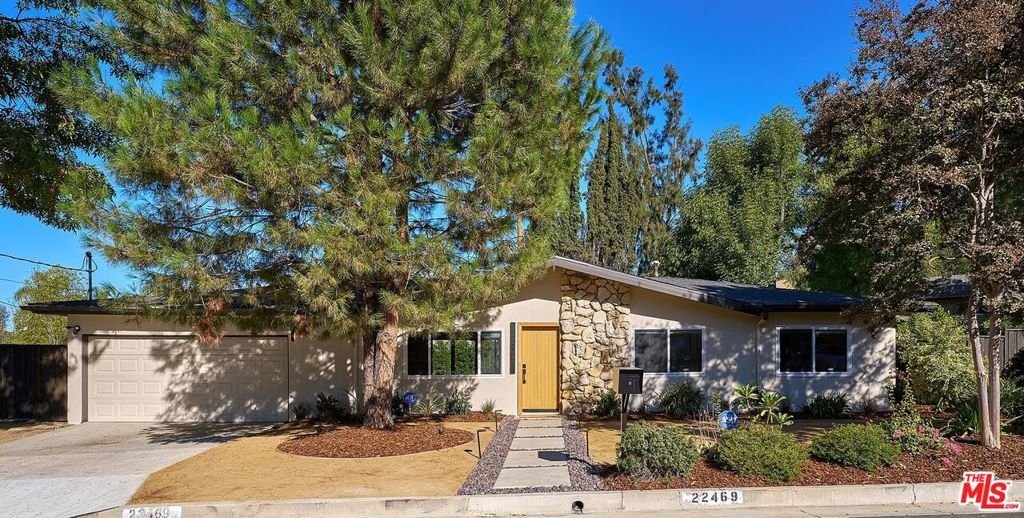 Photo of Listing #25497211