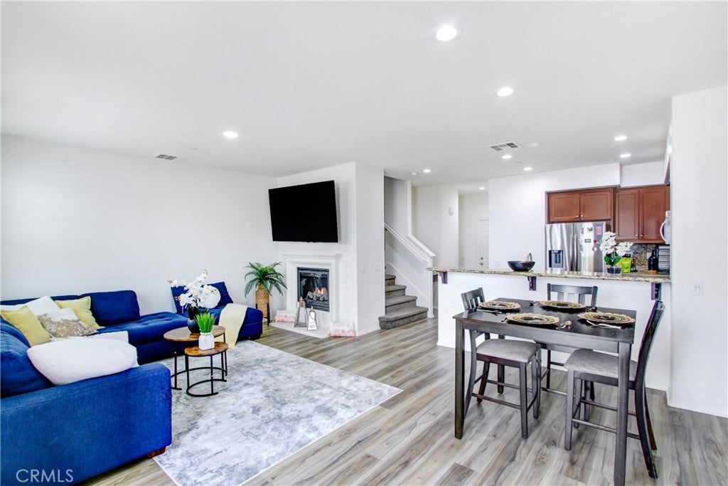 Photo of Listing #SR25030473