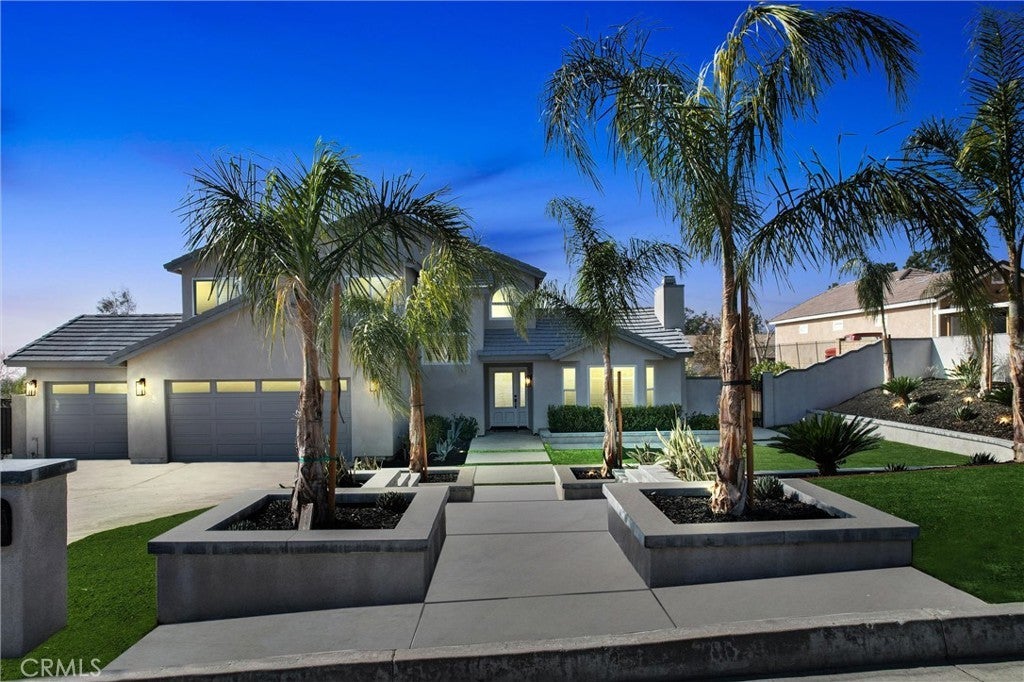 Photo of Listing #IV25025277