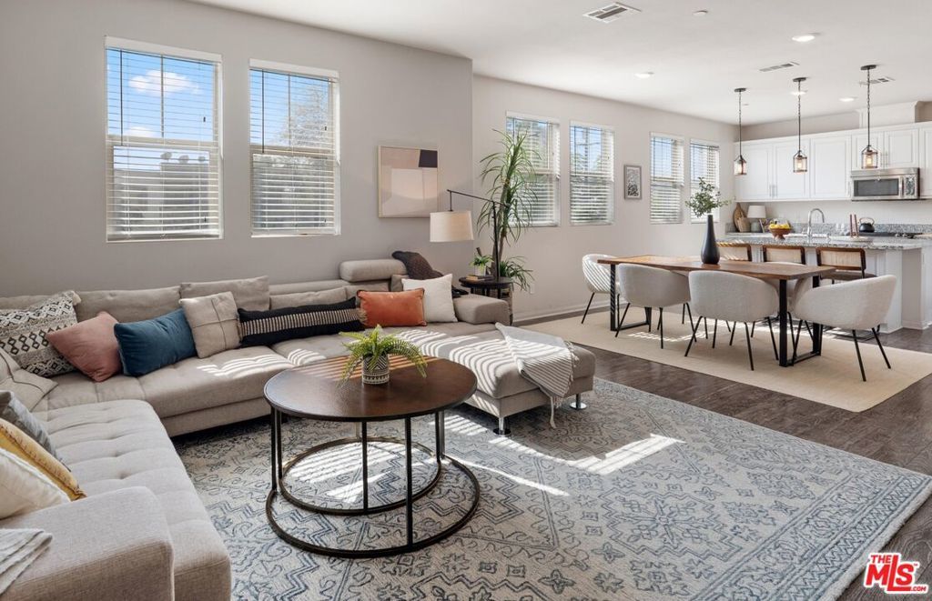 Photo of Listing #24474593