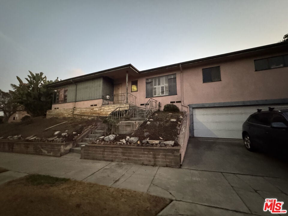 Photo of Listing #25497835