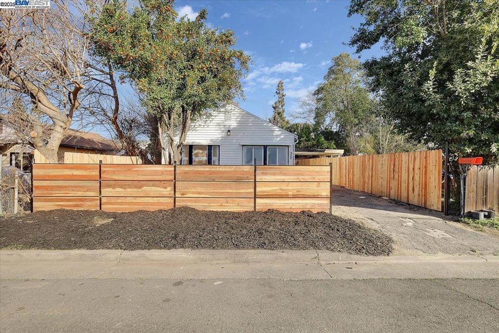 Photo of Listing #41085645