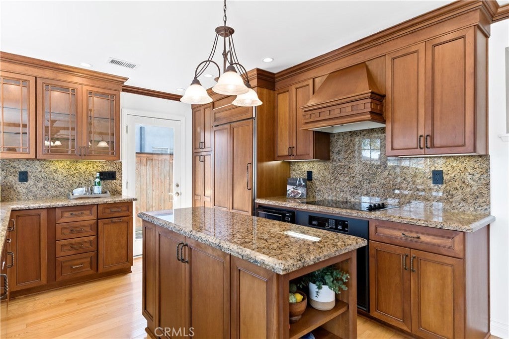 Photo of Listing #OC25030650