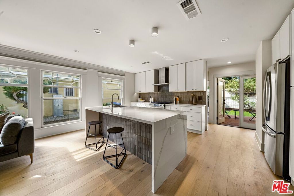 Photo of Listing #25494861