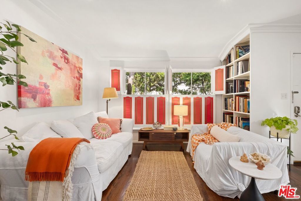 Photo of Listing #25497877