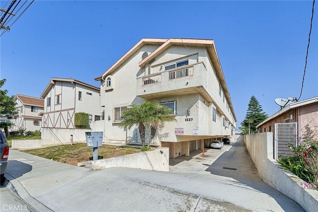 1527 W 146th Street 4, Gardena.