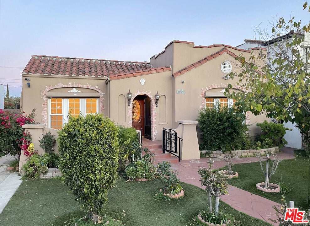 Photo of Listing #25497357