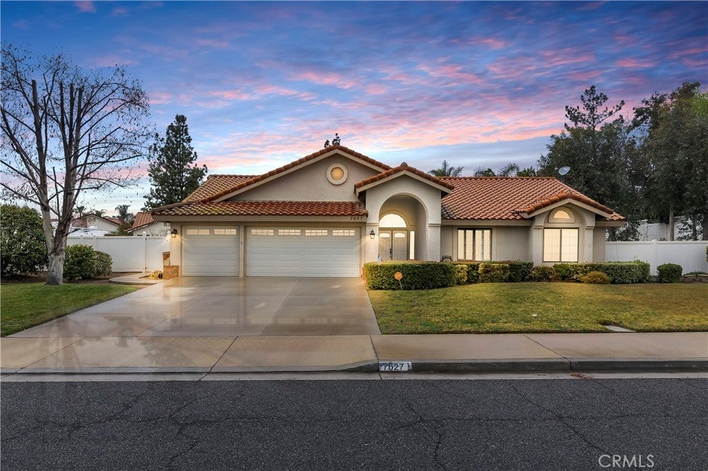 Photo of Listing #IV25033345