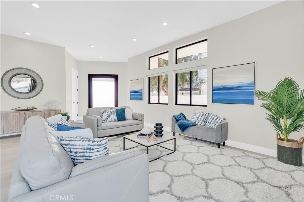 Photo of Listing #SB25033368