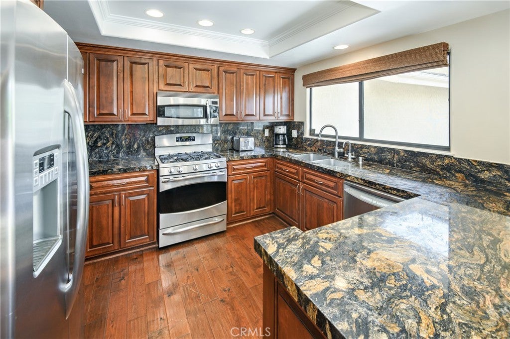 24 Cayman Court
