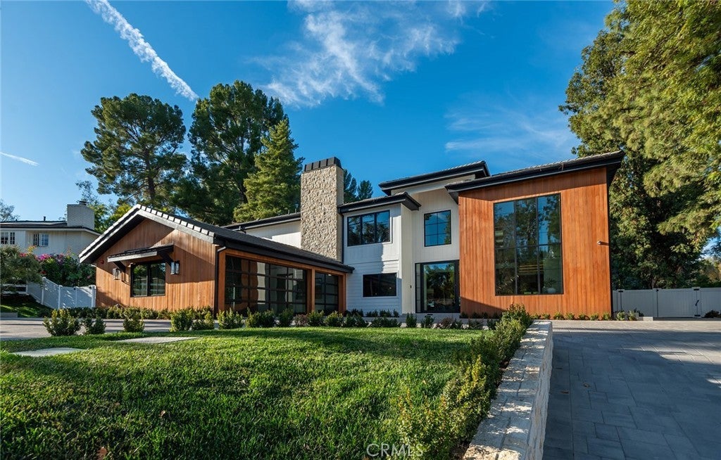 Photo of Listing #SR25030971