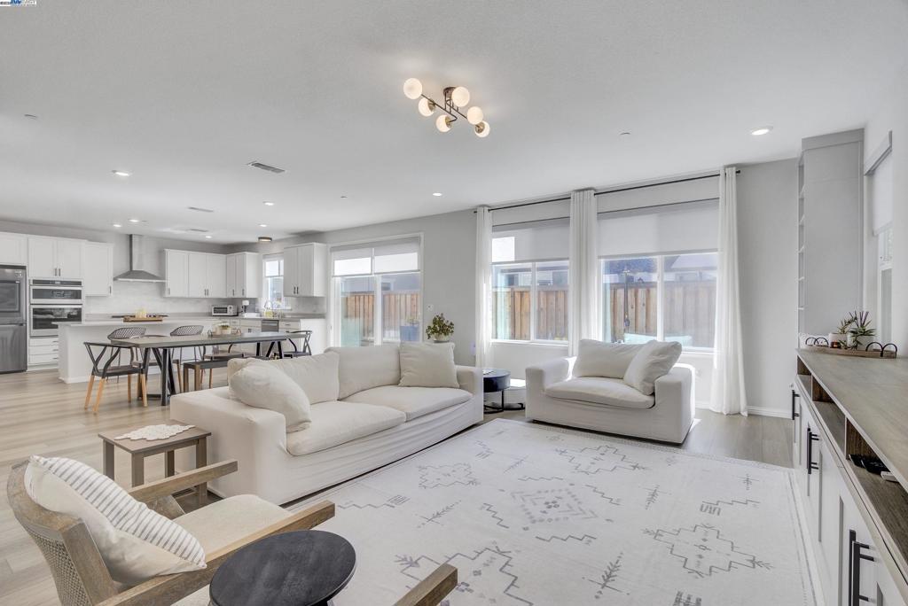 Photo of Listing #41085853