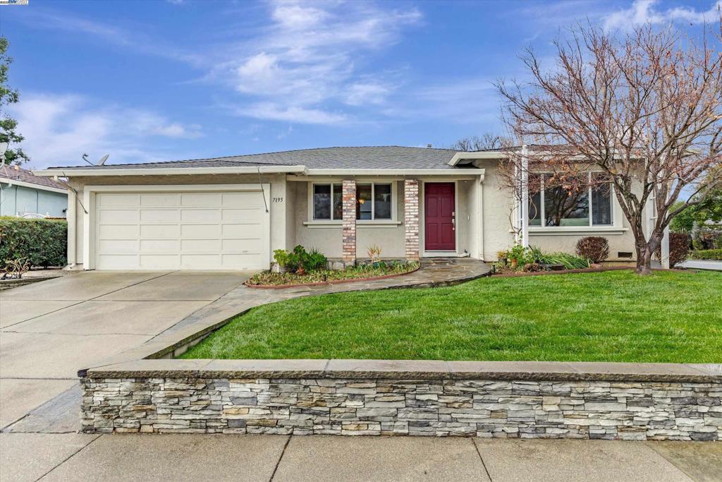 Photo of Listing #41085893