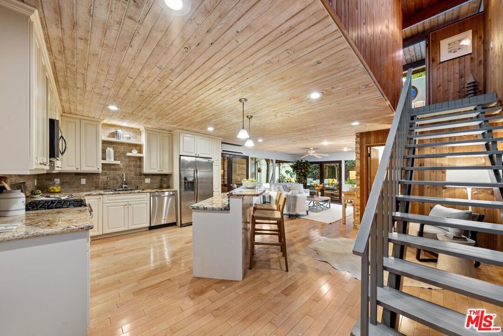 Photo of Listing #25497683